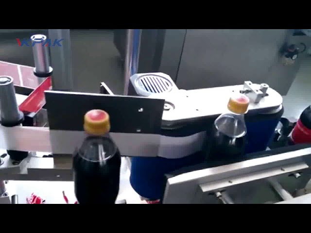 Automatický stroj na značení lahví Cola
